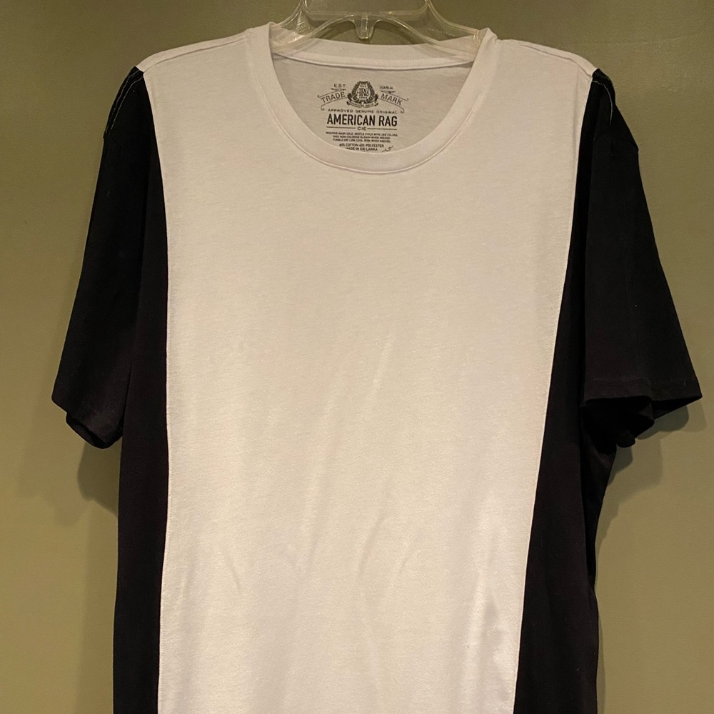 Men’s short sleeve black and white tee shirt by American Rag. Size XL